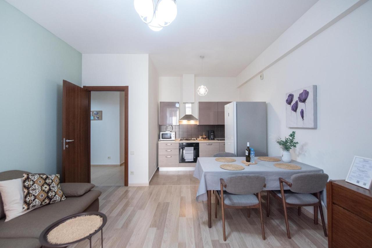 Gg Home - Cozy 2-Bedroom Apartment On Givi Kartozia Tbilissi Extérieur photo